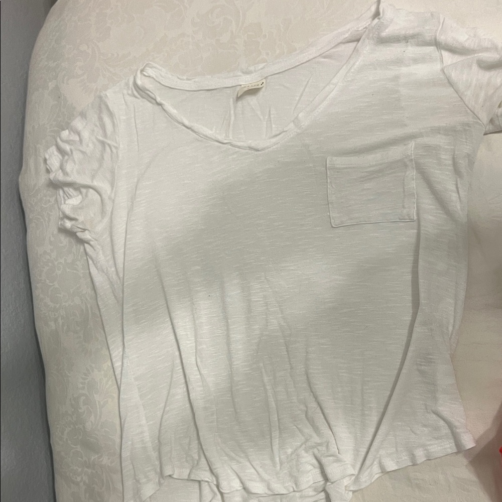 White pocket t shirt